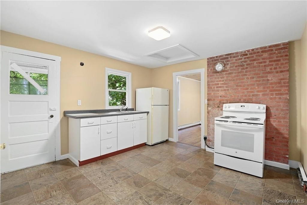 60 Watch Hill Road - Photo 7