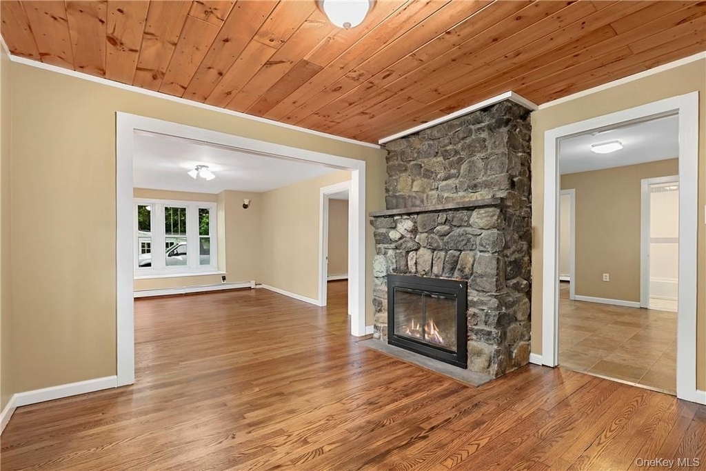 60 Watch Hill Road - Photo 4
