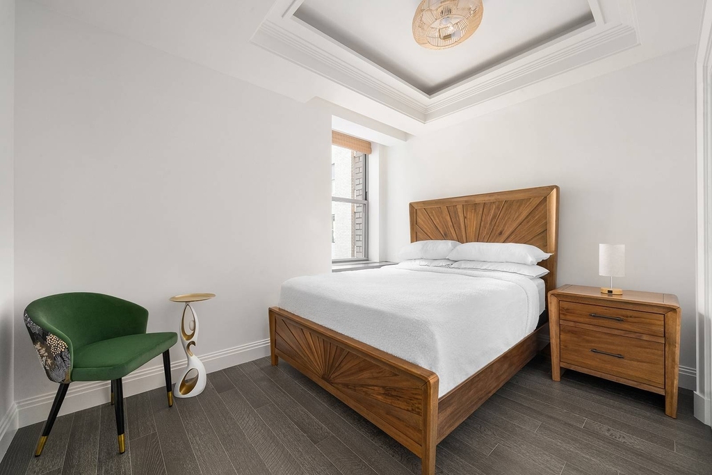 303 Park Avenue - Photo 3