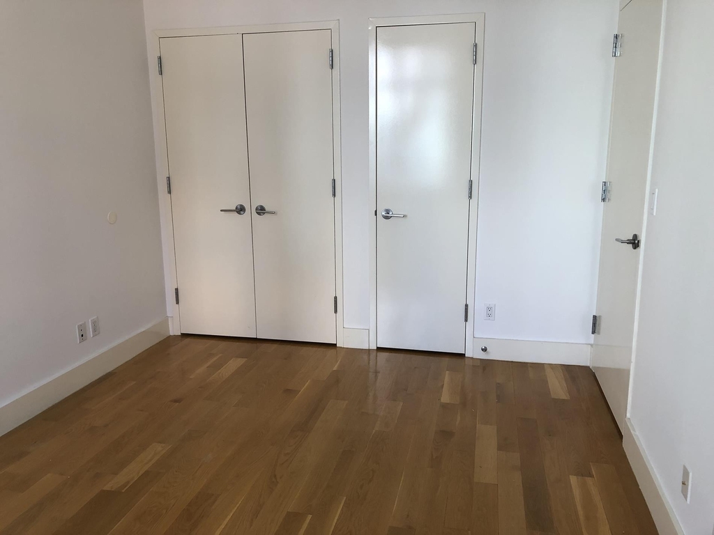 2-26 50th Avenue - Photo 4