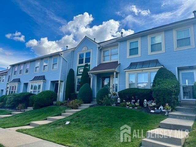 7 Heritage Square - Photo 2