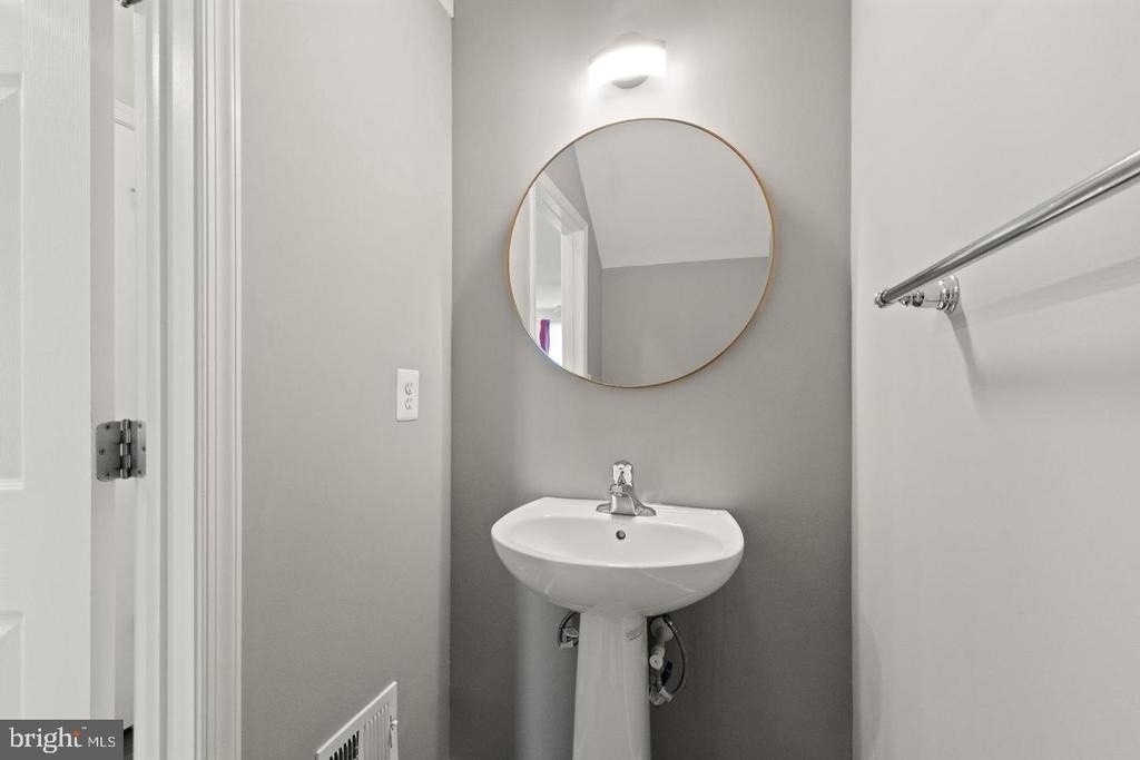 9541 Center Street - Photo 15