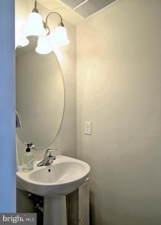 20606 Maitland Terrace - Photo 4