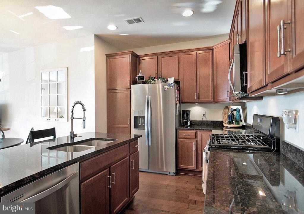 20606 Maitland Terrace - Photo 2