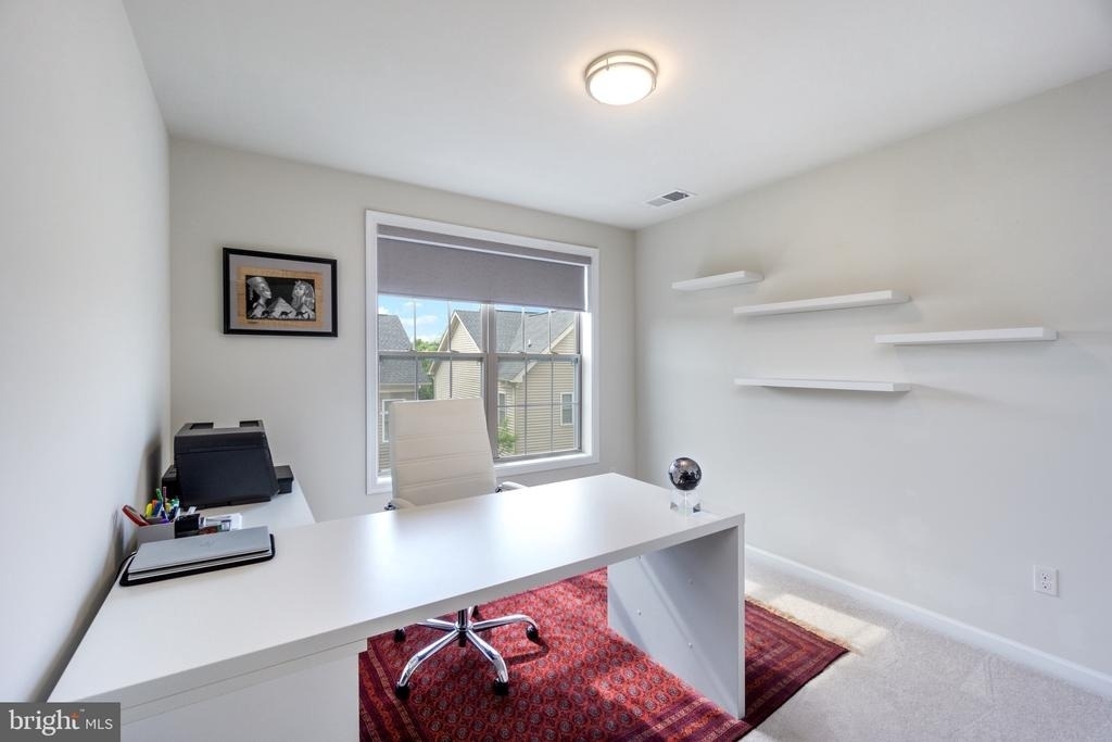 22503 Naugatuck Square - Photo 32