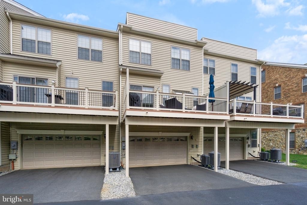 22503 Naugatuck Square - Photo 1