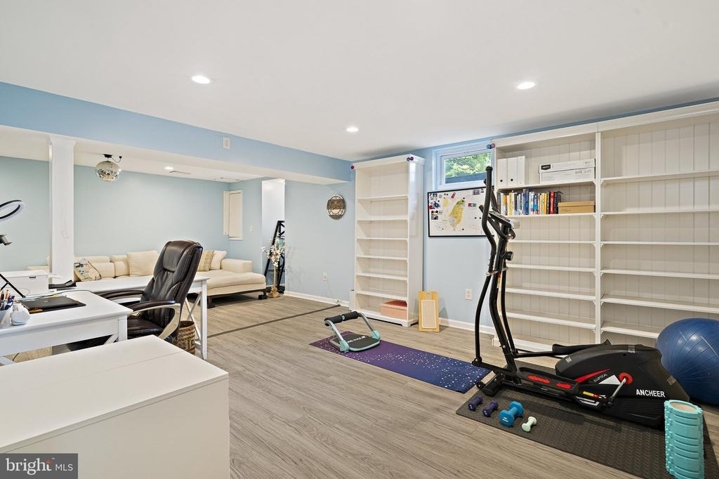 9220 Burnetta Drive - Photo 45