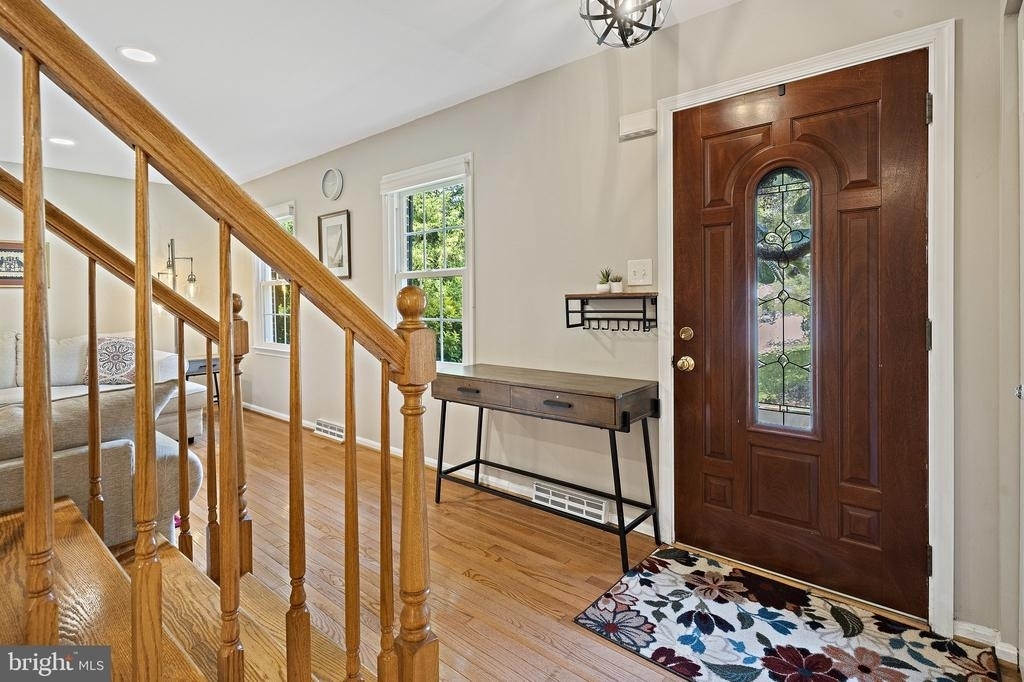 9220 Burnetta Drive - Photo 5