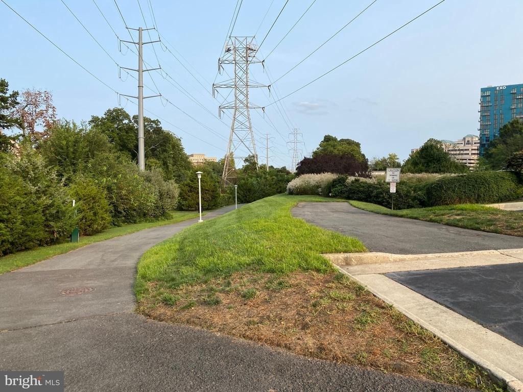 11800 Sunset Hills Road - Photo 41
