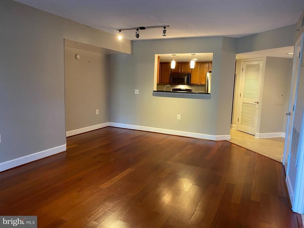 11800 Sunset Hills Road - Photo 19