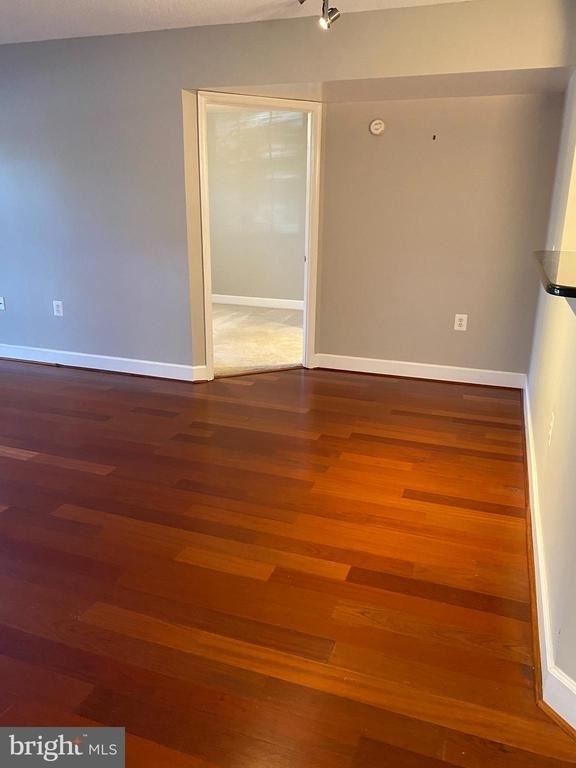 11800 Sunset Hills Road - Photo 17