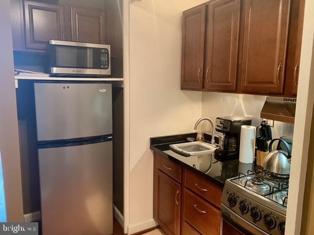 1011 Arlington Boulevard - Photo 2