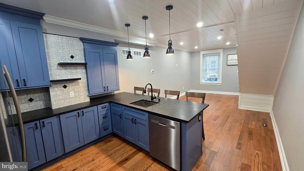 3936 Dexter Street - Photo 5