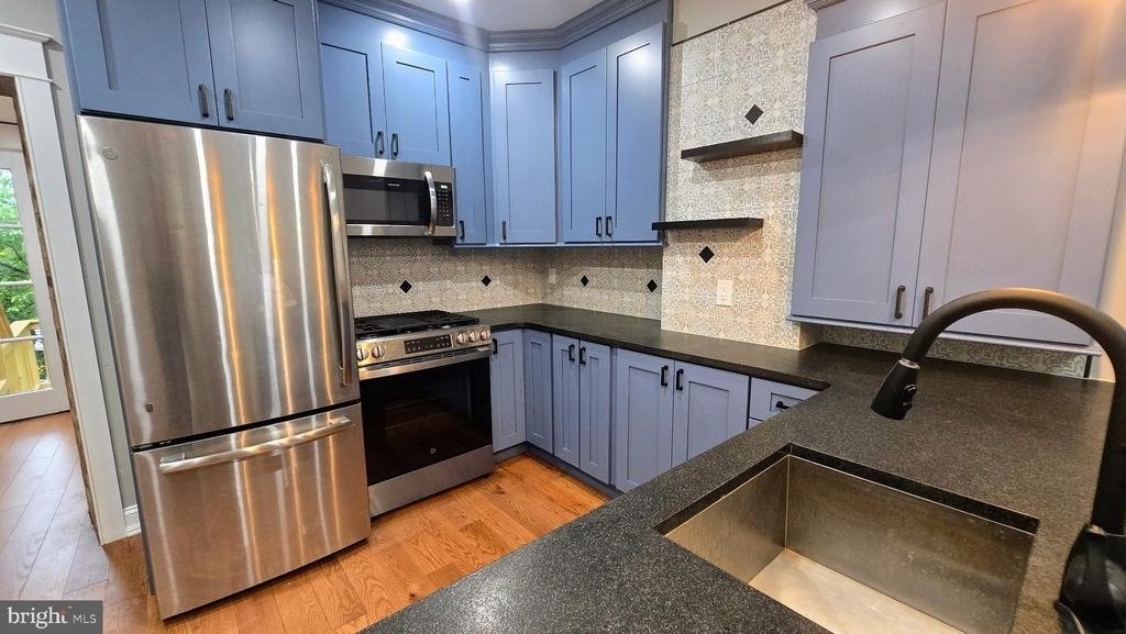 3936 Dexter Street - Photo 6