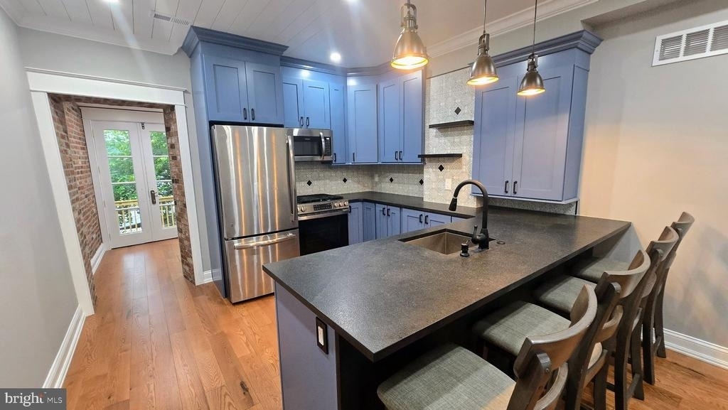 3936 Dexter Street - Photo 3