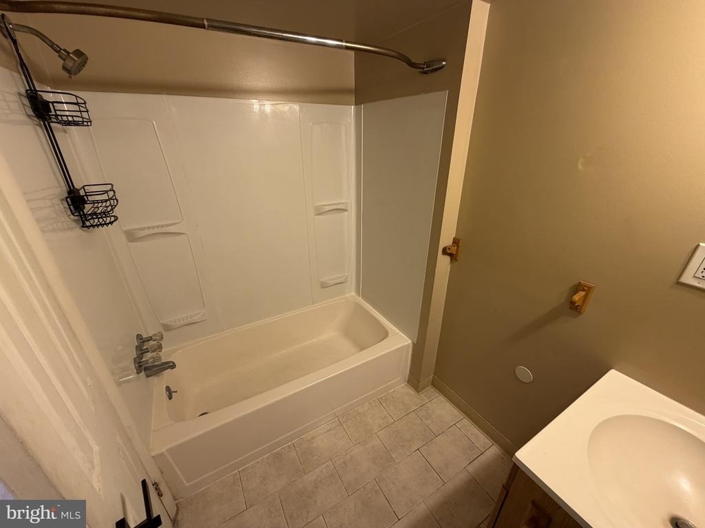 7751 Oxford Avenue - Photo 12