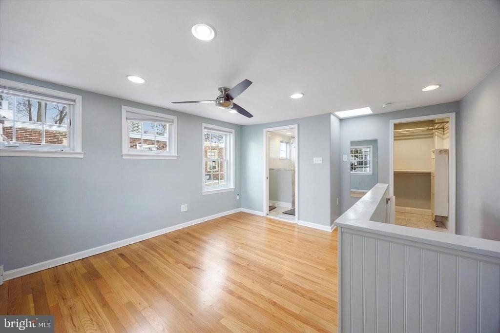 715 Rodman Street - Photo 3