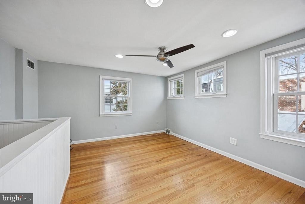 715 Rodman Street - Photo 2