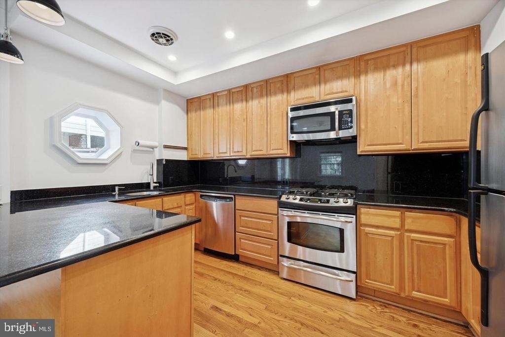 715 Rodman Street - Photo 15