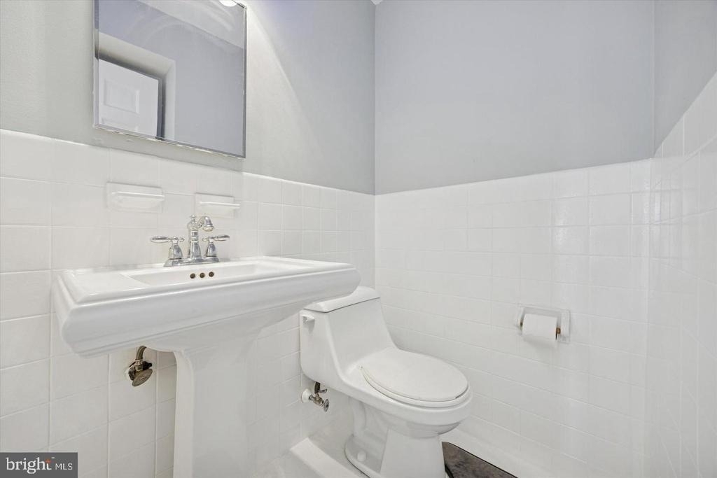 715 Rodman Street - Photo 8