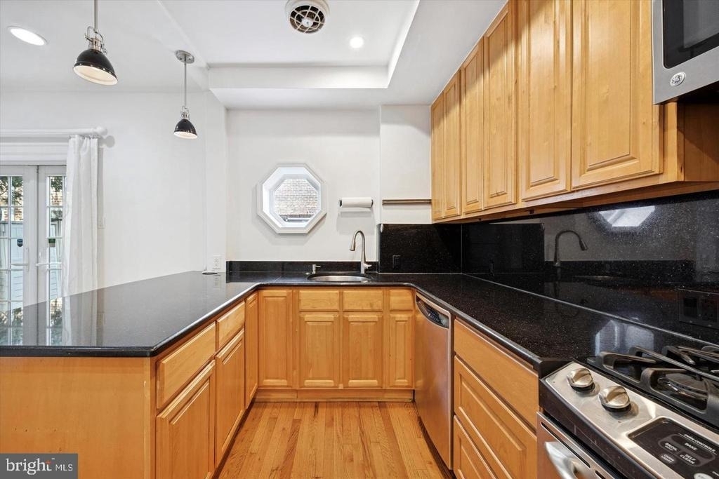 715 Rodman Street - Photo 16