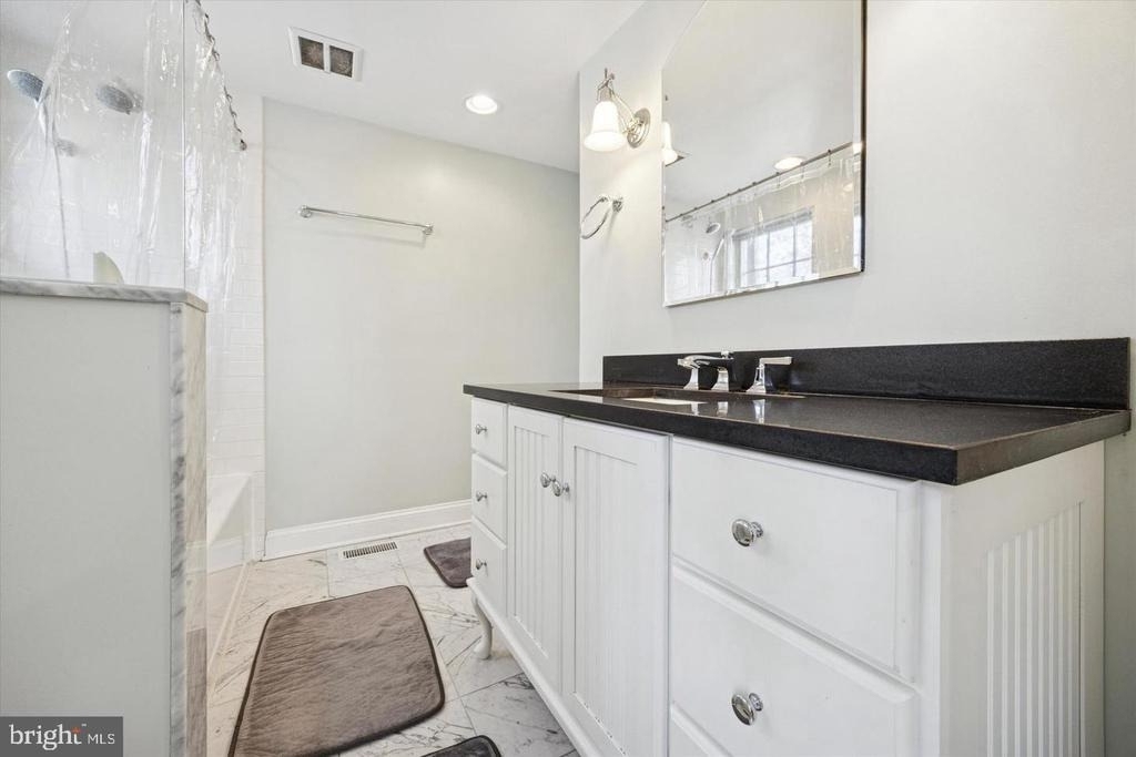 715 Rodman Street - Photo 6