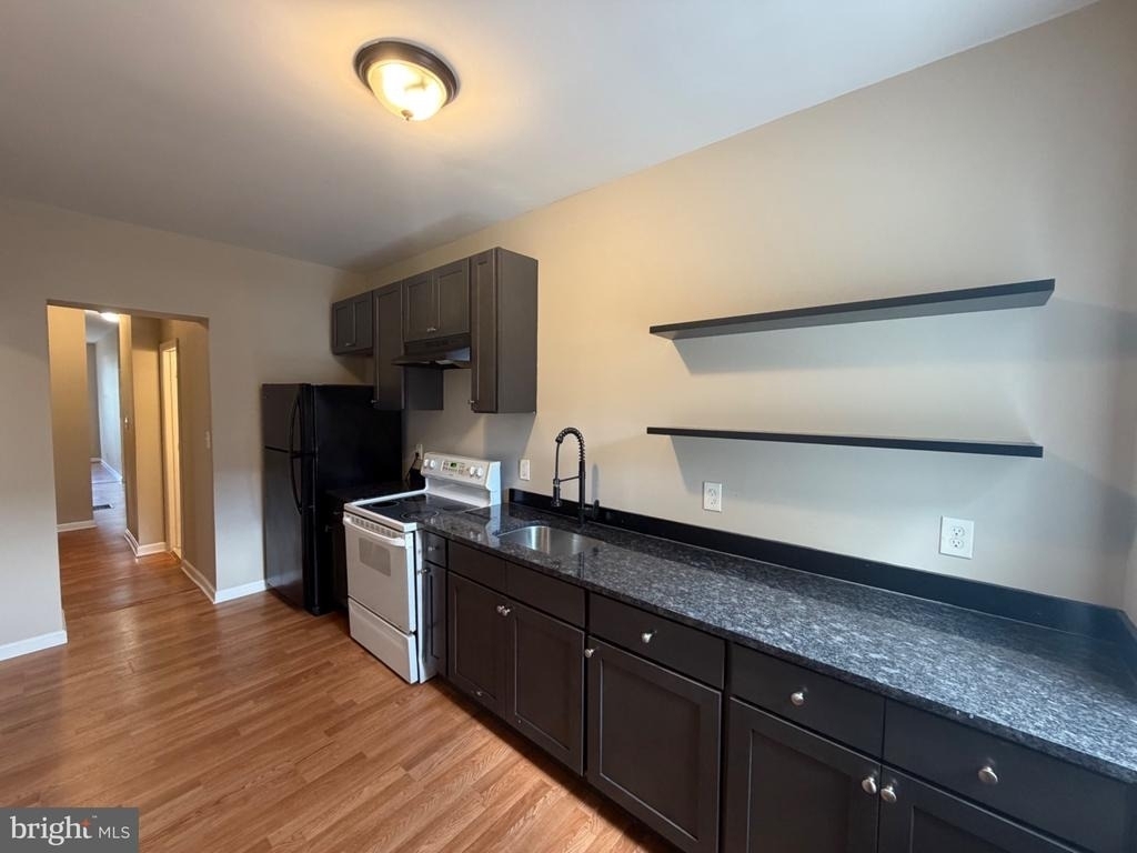 319 Academy Street - Photo 10