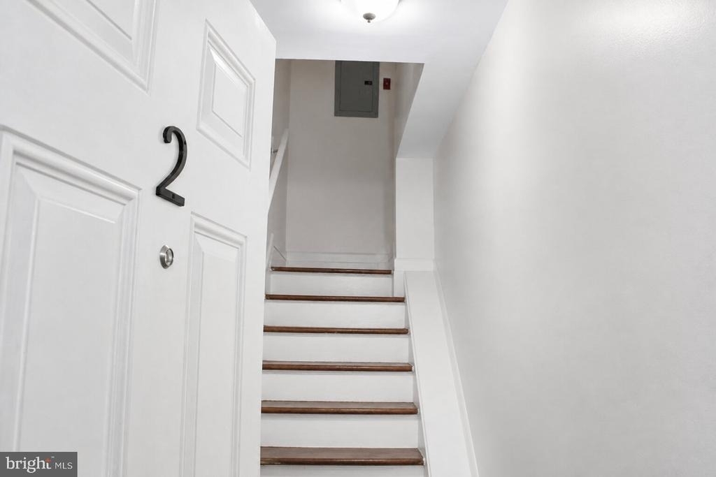 58 Elmhurst Avenue - Photo 2