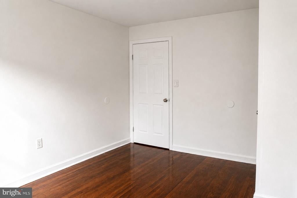 58 Elmhurst Avenue - Photo 6