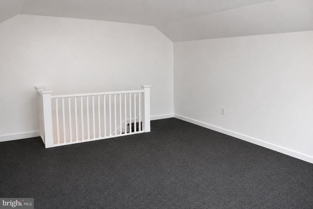 58 Elmhurst Avenue - Photo 3