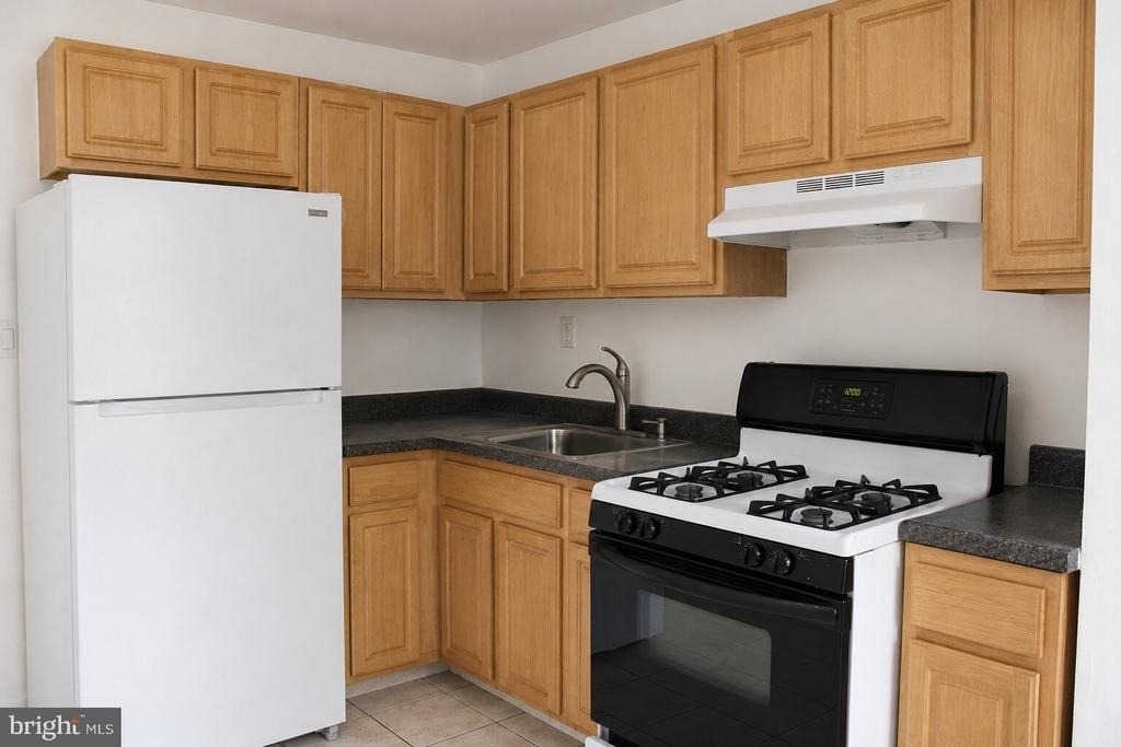 58 Elmhurst Avenue - Photo 4