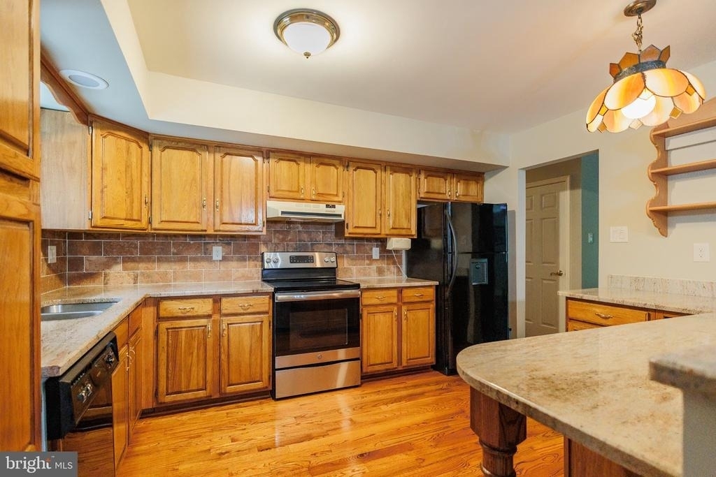 2294 Linden Avenue - Photo 17