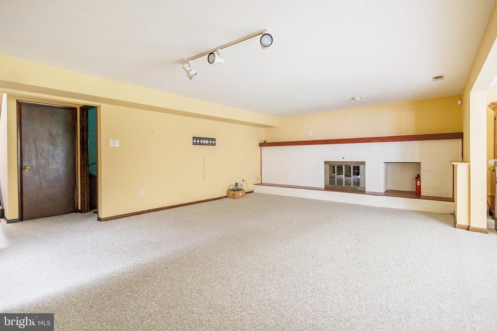 2294 Linden Avenue - Photo 38