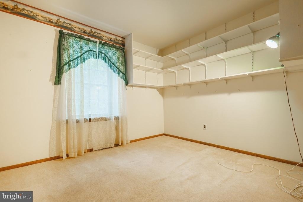 2294 Linden Avenue - Photo 32