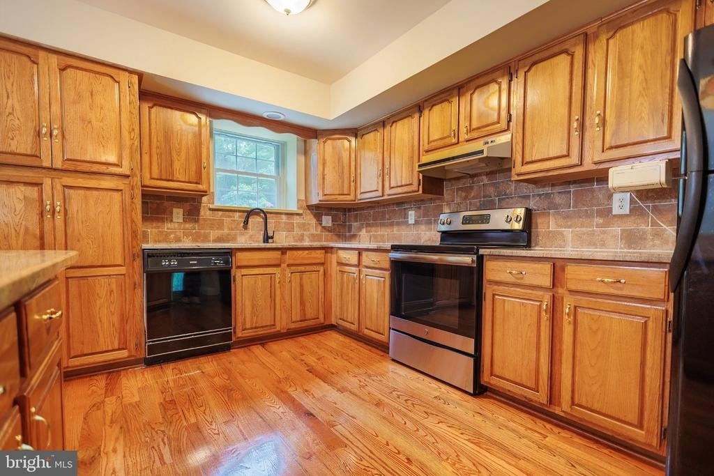 2294 Linden Avenue - Photo 19