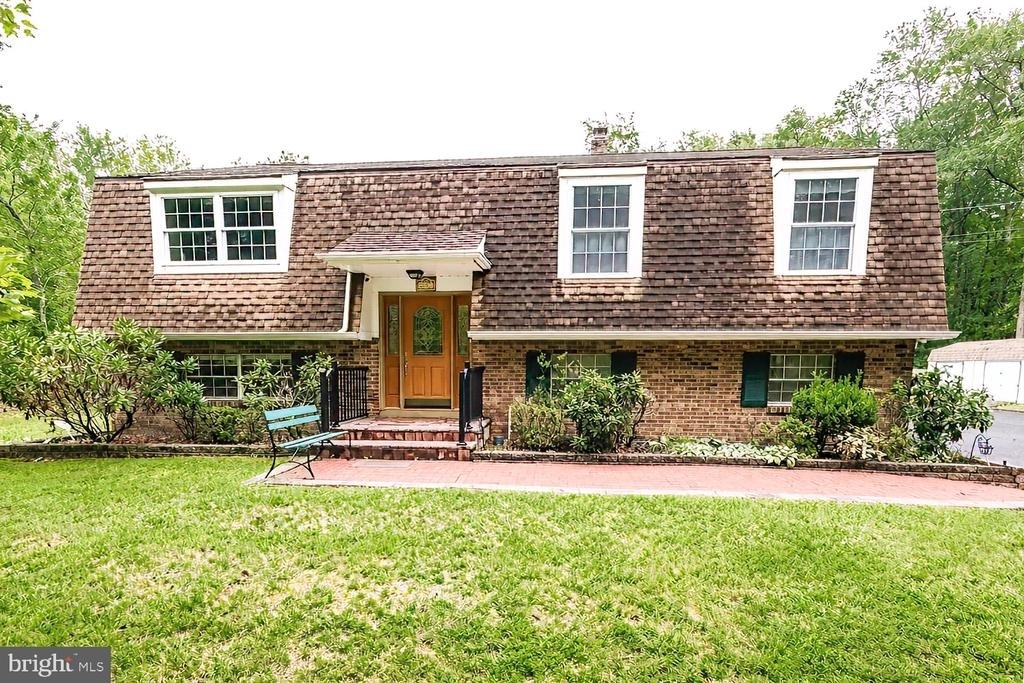 2294 Linden Avenue - Photo 0