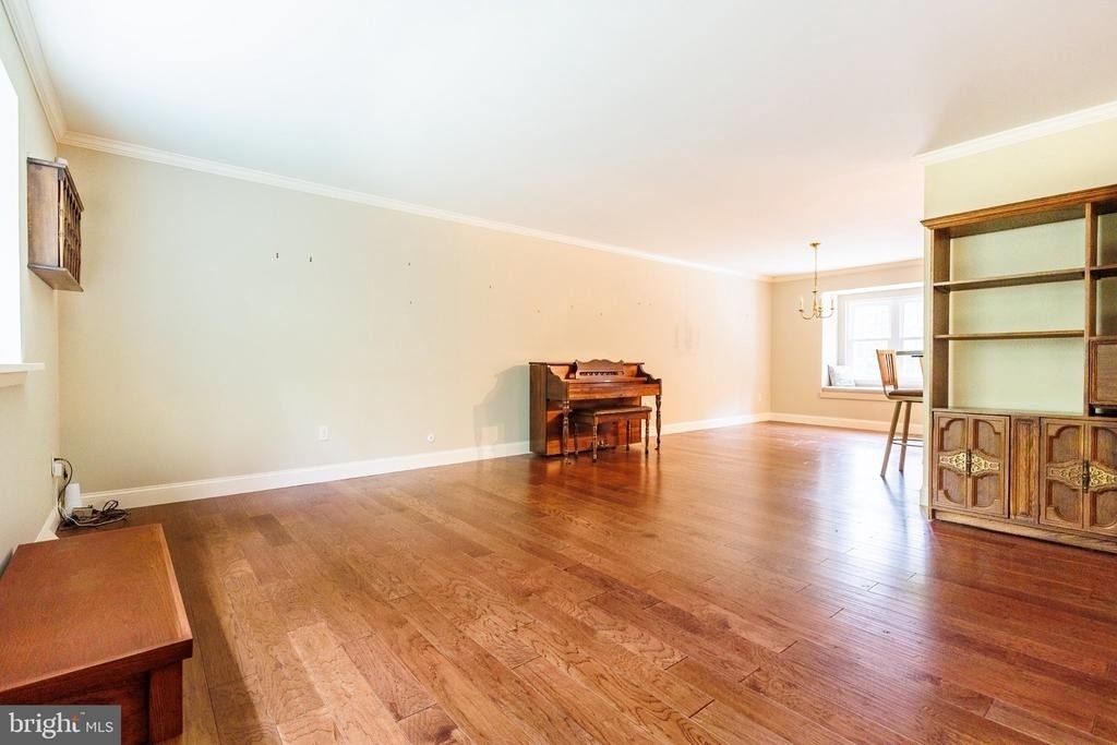 2294 Linden Avenue - Photo 11
