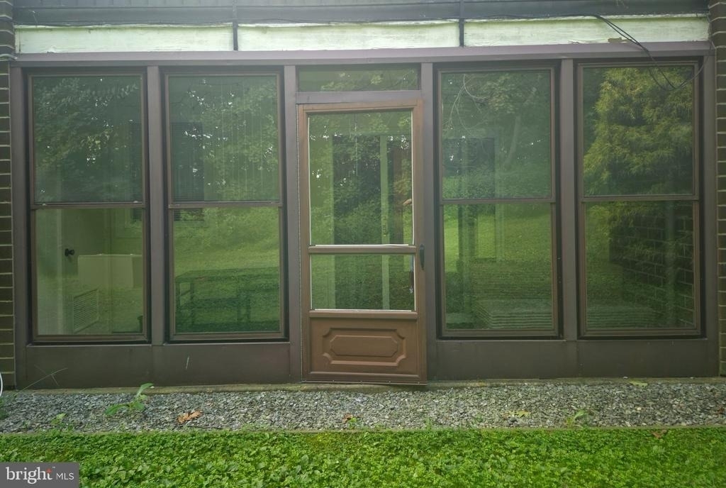 411 Stiles Avenue - Photo 10