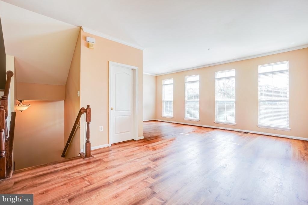5408 Hartfield Avenue - Photo 2