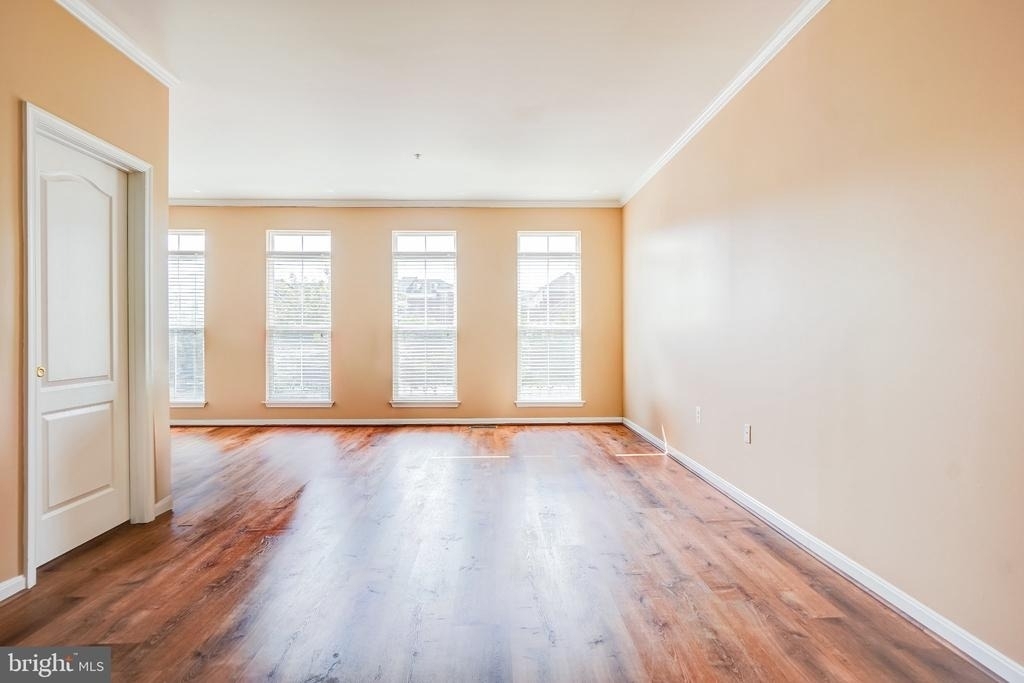 5408 Hartfield Avenue - Photo 3