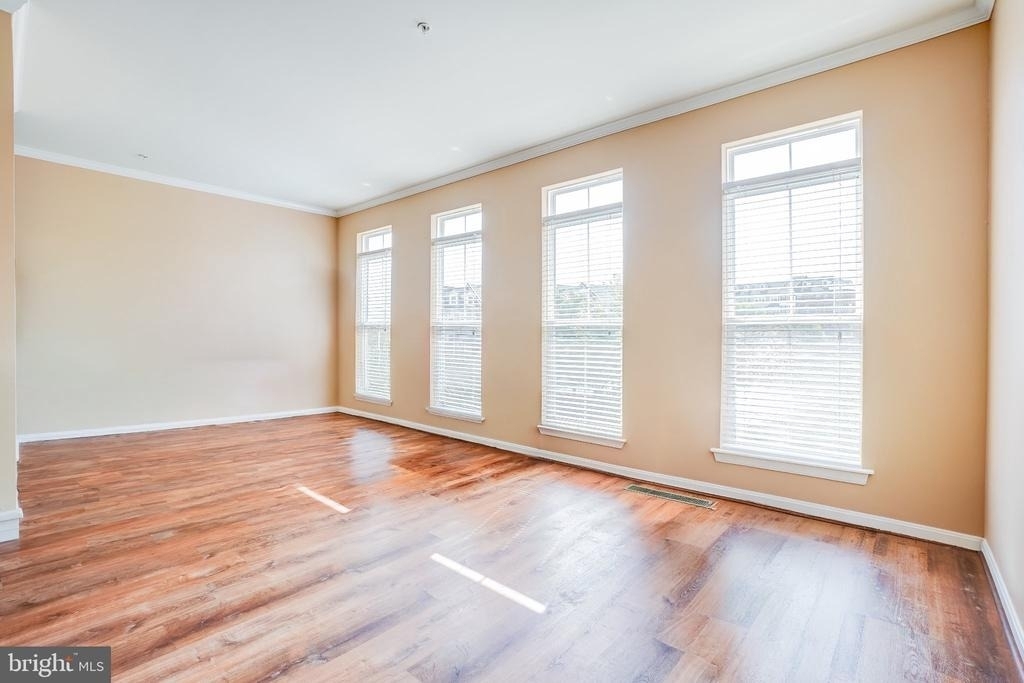 5408 Hartfield Avenue - Photo 5