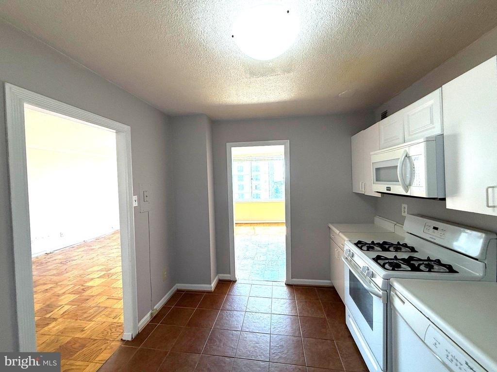 11801 Rockville Pike - Photo 5