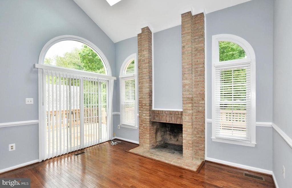 10121 Crestberry Place - Photo 19