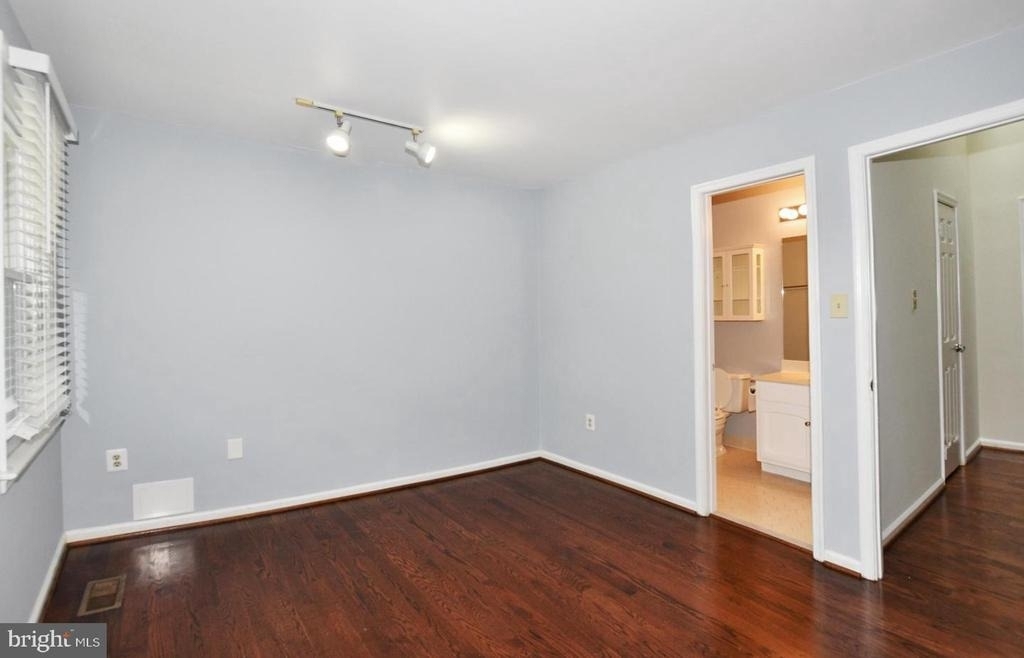 10121 Crestberry Place - Photo 31
