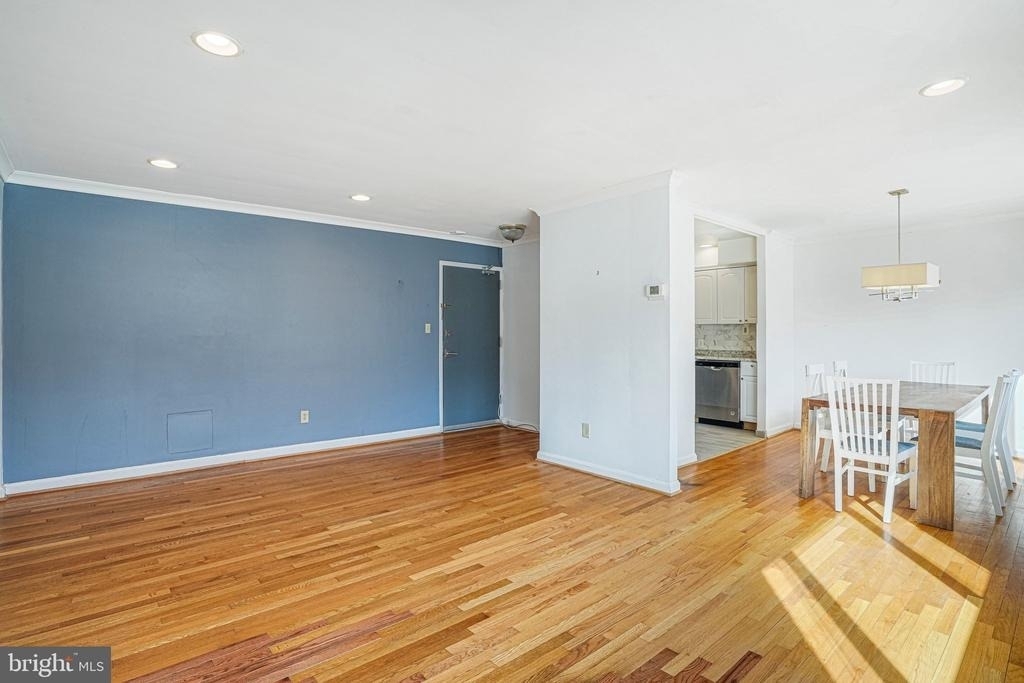 95 E Wayne Avenue - Photo 2