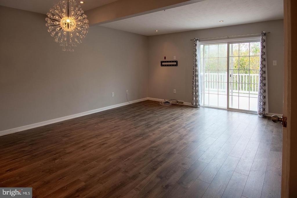 5620 Queen Anne Court - Photo 7