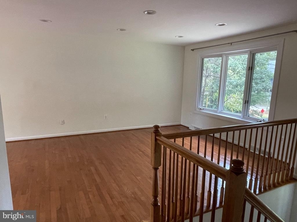 271 Crandell Road - Photo 2