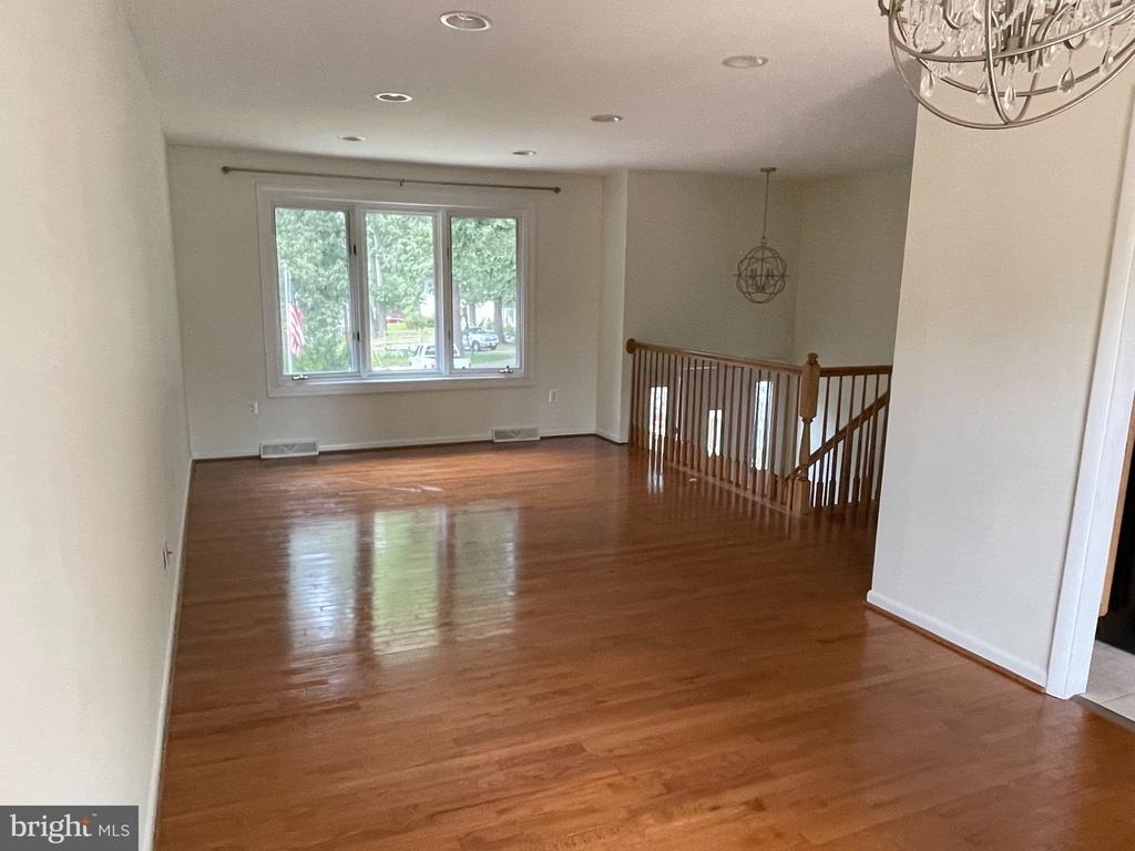 271 Crandell Road - Photo 4