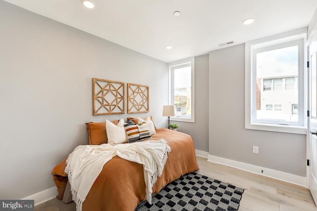 1915 H Street Ne - Photo 8