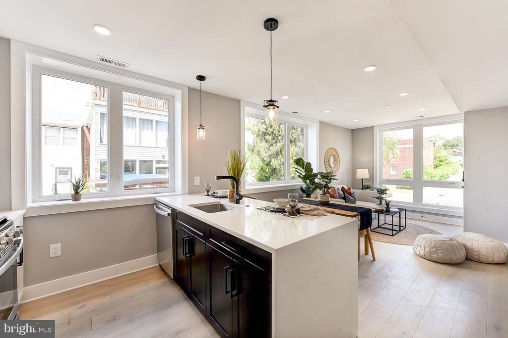 1915 H Street Ne - Photo 3
